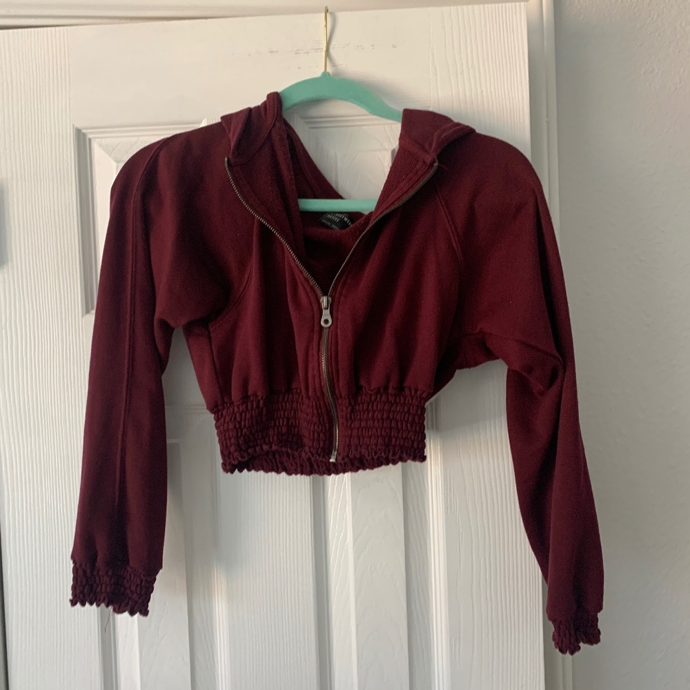 Cropped burgundy jacket